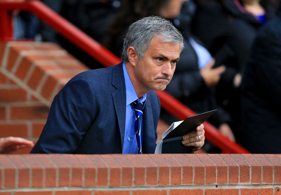 Soccer - Barclays Premier League - Manchester United v Chelsea - Old Trafford