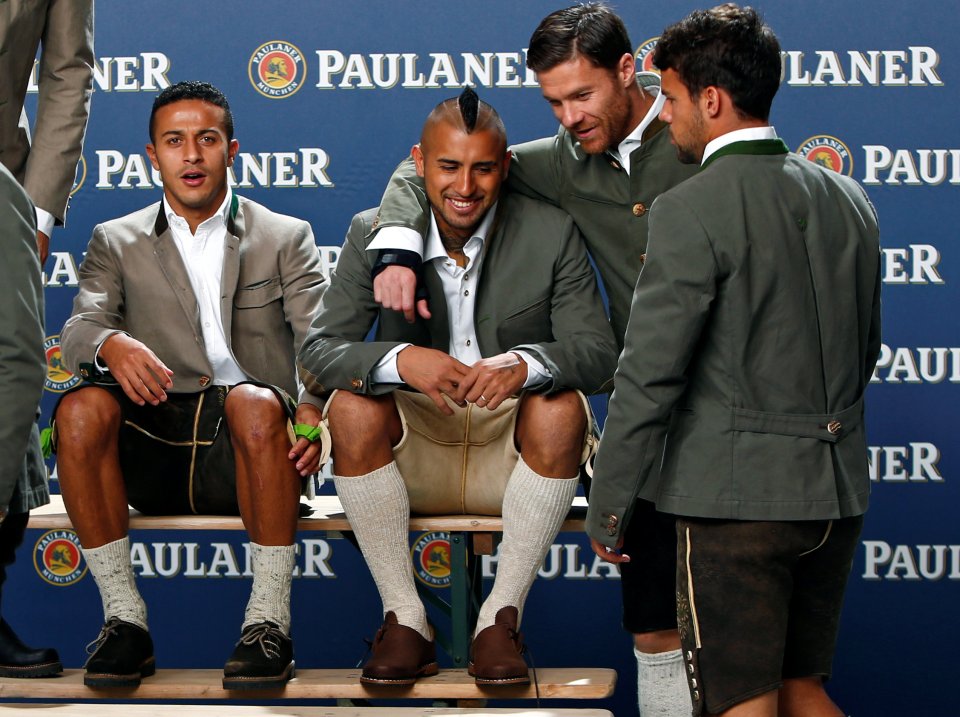 Xabi Alonso, Arturo Vidal and Thiago Alcantara were in good spirits at the brewery