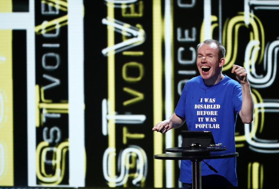  Lost Voice Guy put on a funny and moving performance
