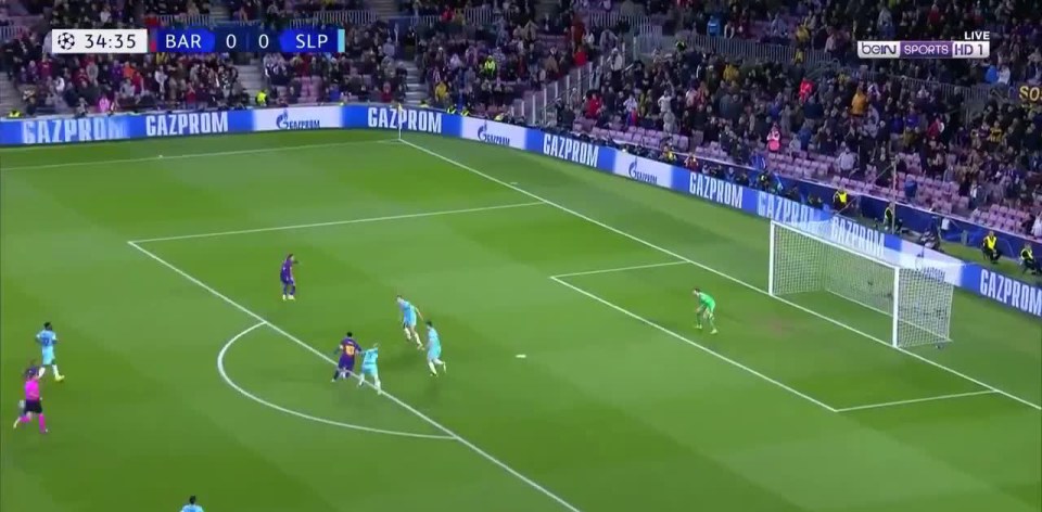  Barcelona fans are certain Messi chose to ignore Griezmann and shoot for himself instead