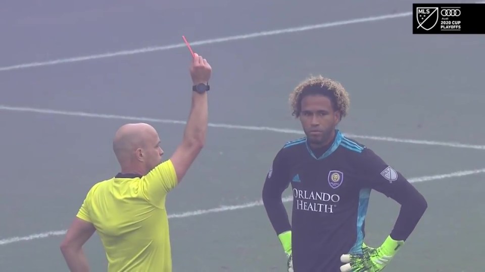 Pedro Gallese was sent off after he received his second yellow card