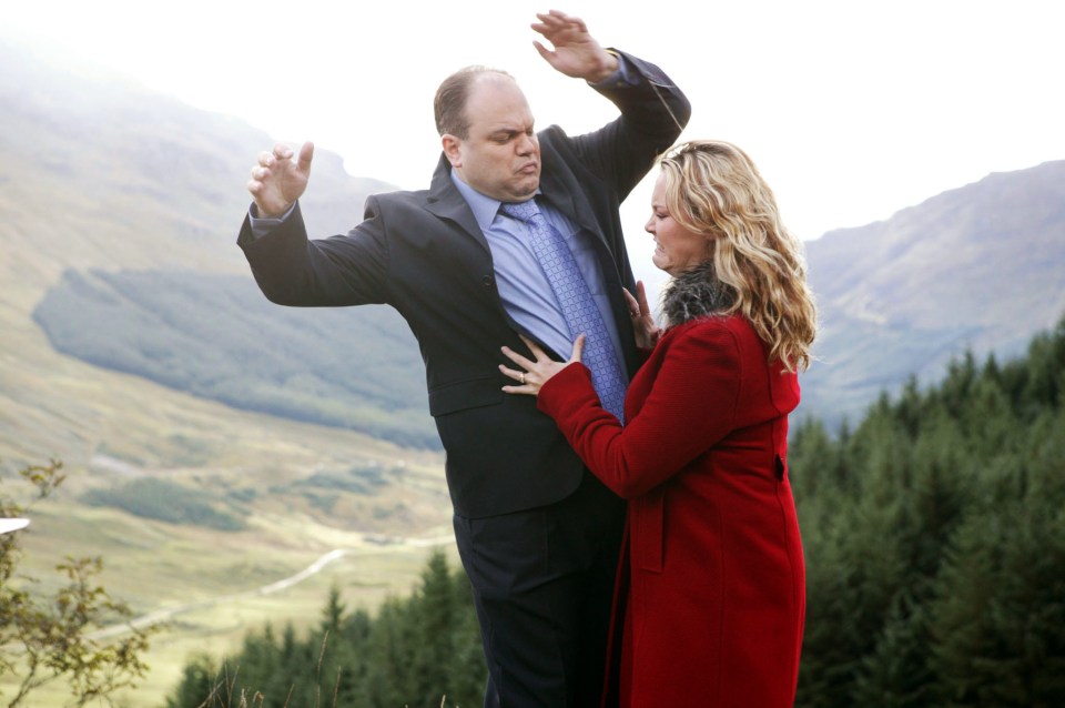 Janine weds Barry Evans to get his inheritance, then kills him by pushing him off a cliff