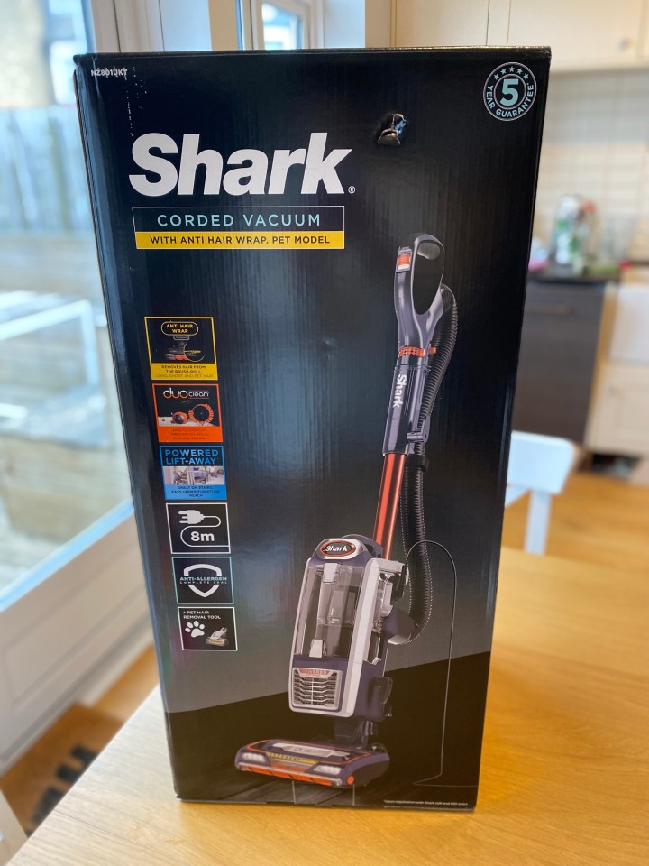 shark-upright-vacuum-cleaner-nz801uk-review