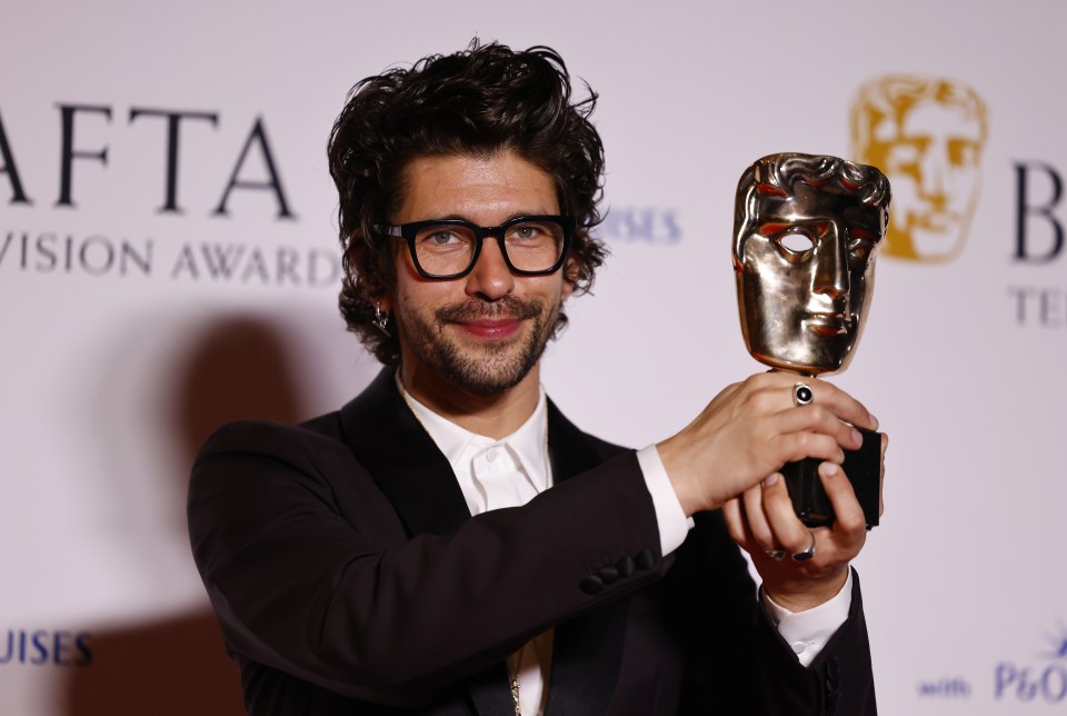 epa10628422 Ben Whishaw, with the award for Leading Actor, for This Is Going To Hurt, poses in the press room at the 2023 BAFTA TV Awards at the Royal Festival Hall in London, Britain, 14 May 2023. The ceremony is hosted by the British Academy of Film and Television Arts (BAFTA). EPA/TOLGA AKMEN