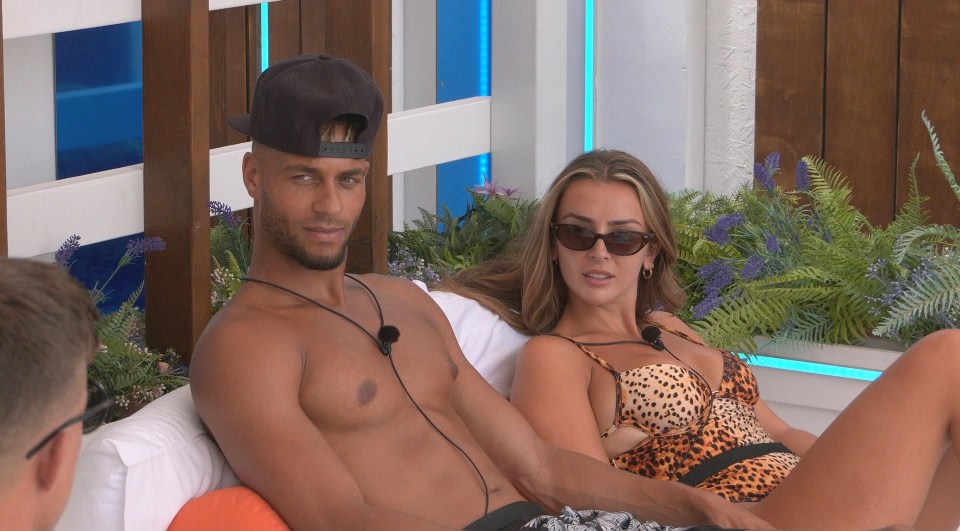He tells Ouzy and Kady he has his sights set on a girl - who isn't Abi