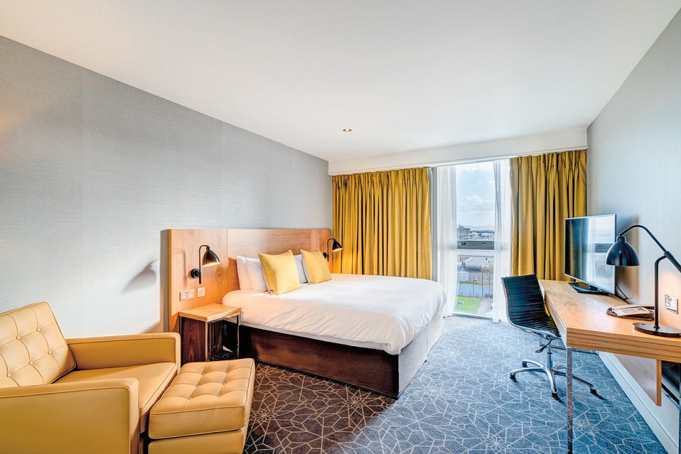 Apex Dundee - City Double room.  Shot by David Springford