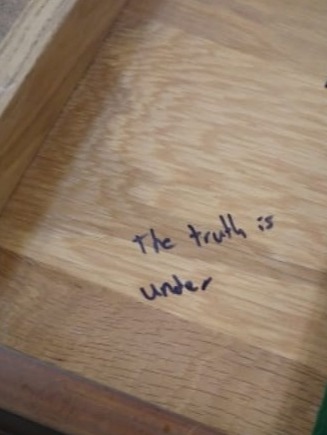 A first message lead  the shop worker to the eerie coordinates