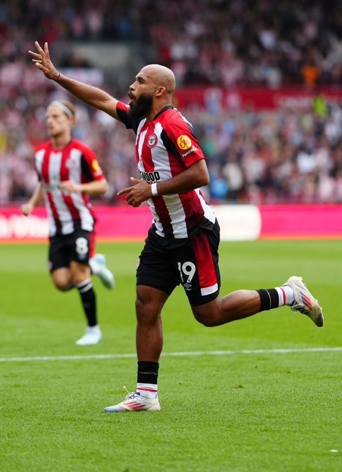 a soccer player with the number 19 on his shorts