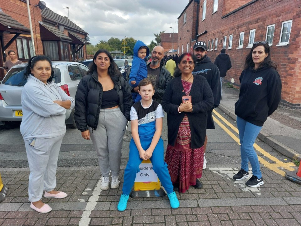 Residents have blocked a Leicester street to combat irresponsible and "dangerous" school pick up and drop off parking from parents. Some claim the situation is so bad near Rushey Mead Primary School that parents park on people's drives and swear at them for complaining. Bhavini Vasram, in Magnus Road, is among residents to hit out at dangerous drivers who are ¿blocking driveways¿ and telling her to "eff off" when confronted. She and other Rushey mead residents are fearful the parents' actions could impact emergency services, while safety is a concern too, with Bhavini fearing children could get "knocked over".