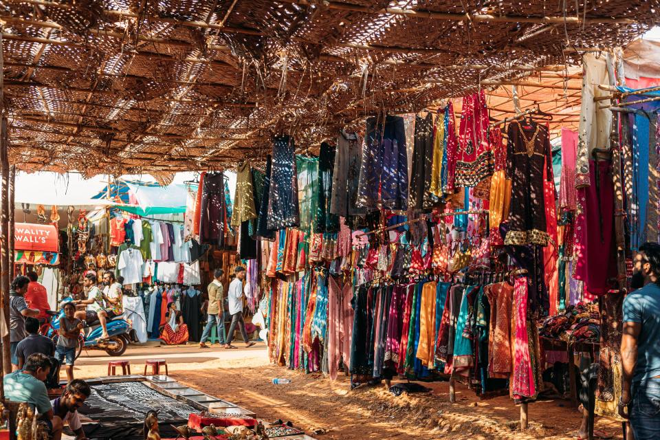 a market with a sign that says valley walls