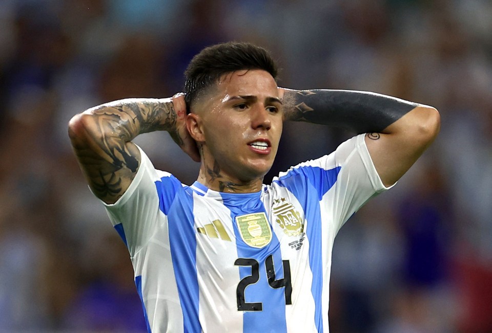a soccer player with the number 24 on his jersey