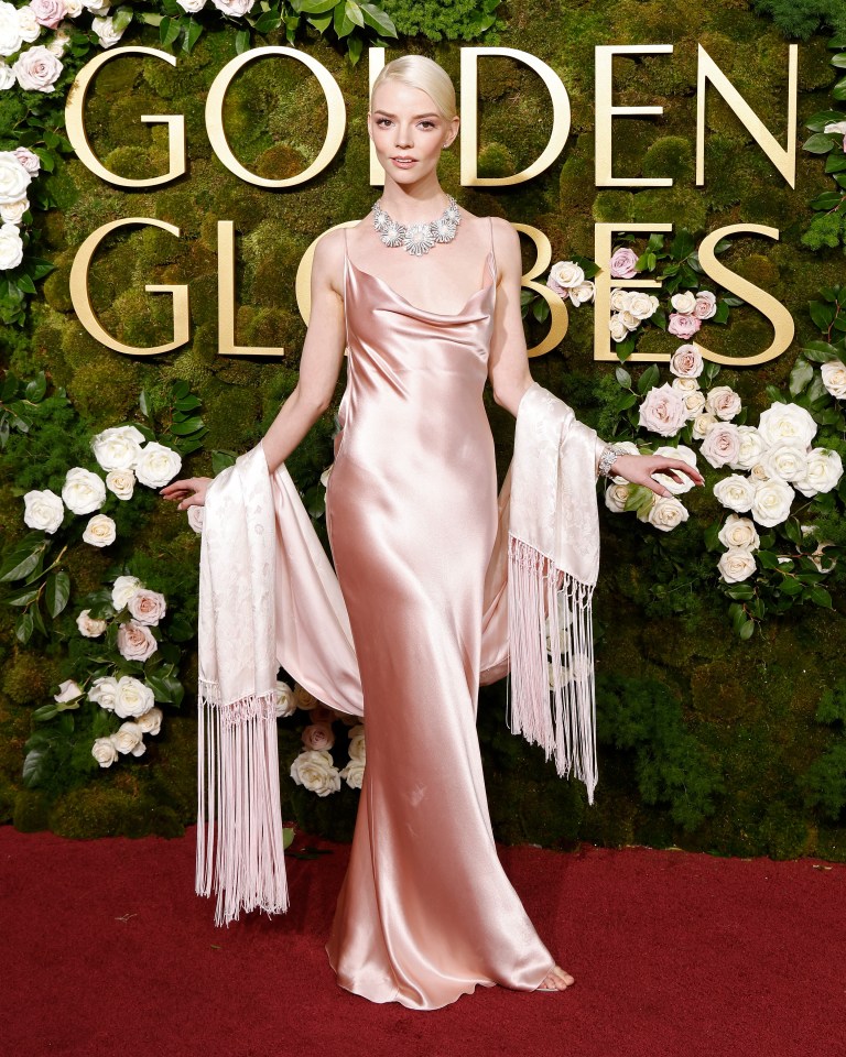 Annabelle Wallis at the Golden Globe Awards.