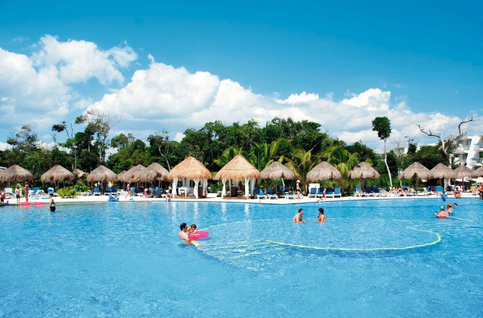 Grand Sirenis Riviera Maya Resort and Spa pool.