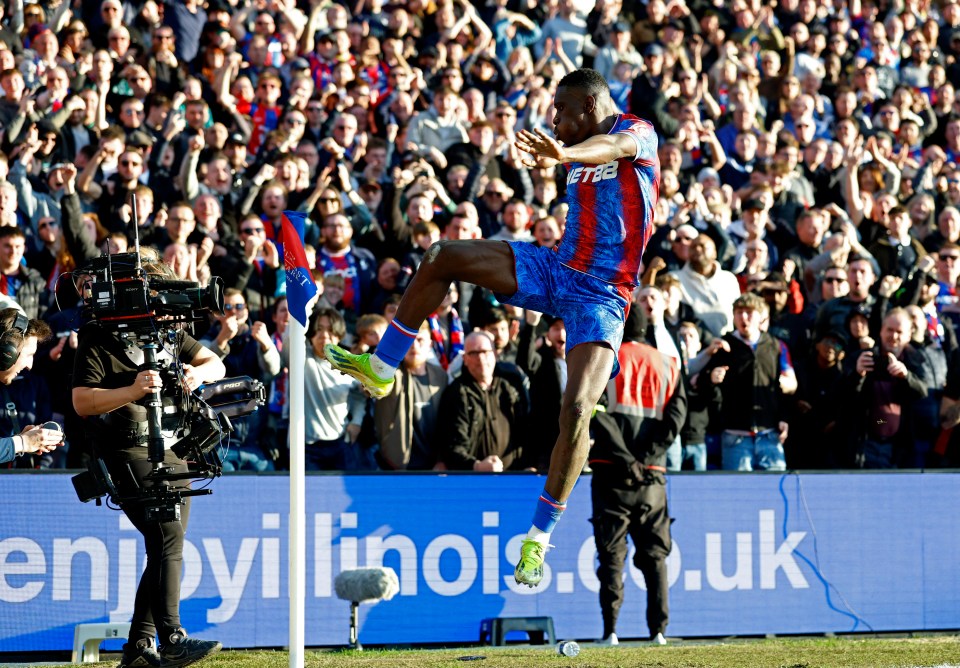 Ismaila Sarr of Crystal Palace celebrates scoring a goal.