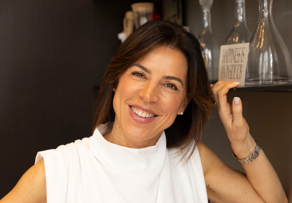 Portrait of a smiling woman.
