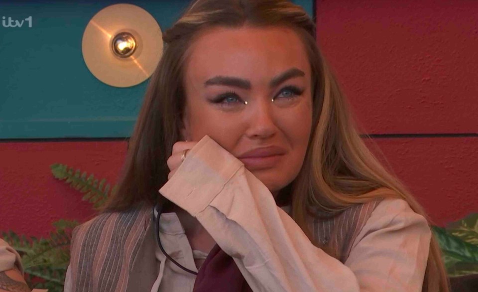 Ella Rae Wise crying on Celebrity Big Brother.