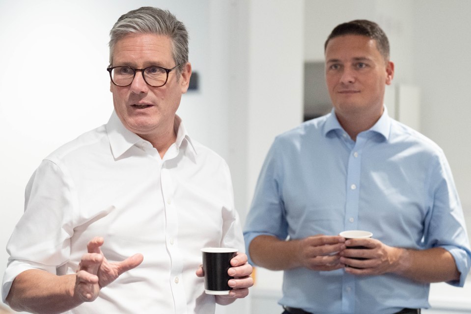 Wes Streeting and Keir Starmer at a hospital visit.
