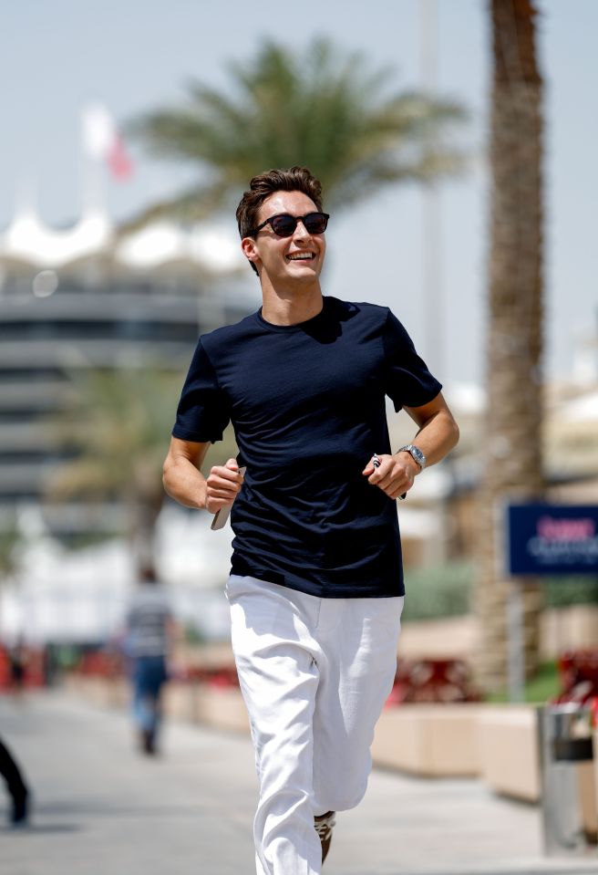 George Russell, Mercedes AMG F1 Team, jogging.
